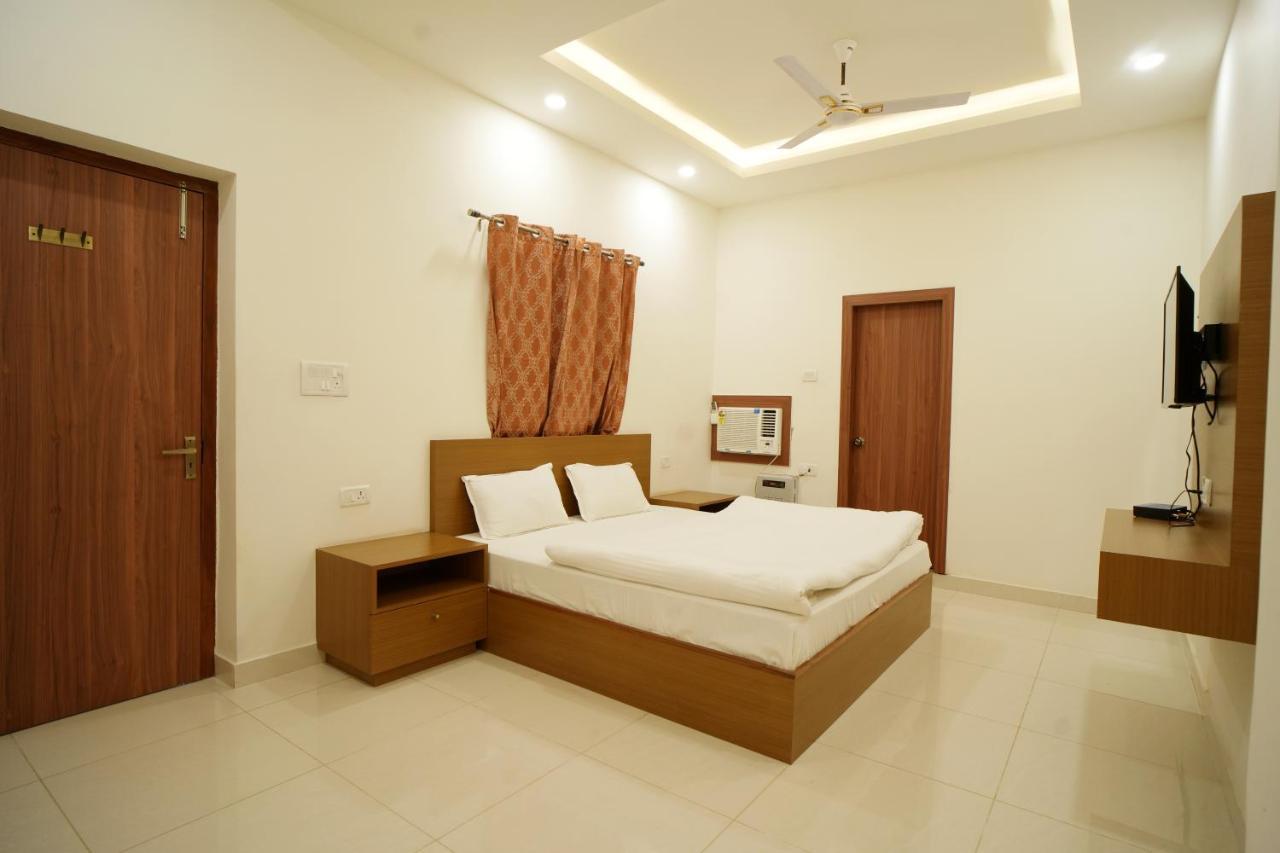 Apoorva Guest House Ayodhya Kültér fotó